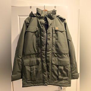 Fjallraven Men’s Yupik Parka Medium, Deep Forest